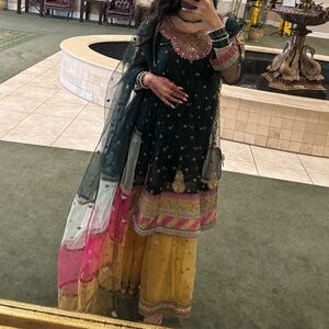Women’s desi Indian Pakistani traditional outfit suit size small 3 pc gharara